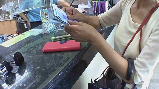 無巧不成書！兩鄰居同日險遭詐 警民聯手雙雙阻詐逾5萬元