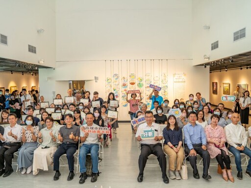 高雄市政府公教油畫美展登場
