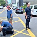 輪胎爆裂受困路中 竹園警即時協助排除困境
