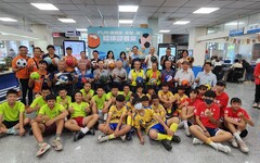 奇郁、ForceTech兩公司 贈體育用品給埔里學子