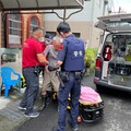 騎車外出不適路倒 八掌警迅速協助送醫