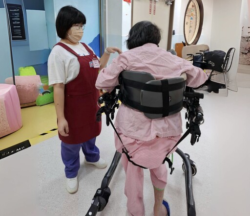 三育基督學院實習攜手共學中埔榮康芯家園
