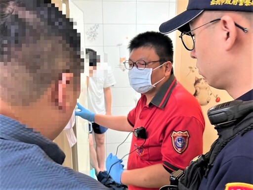 不勝酒力倒睡超商 八掌警聯繫友人送返飯店