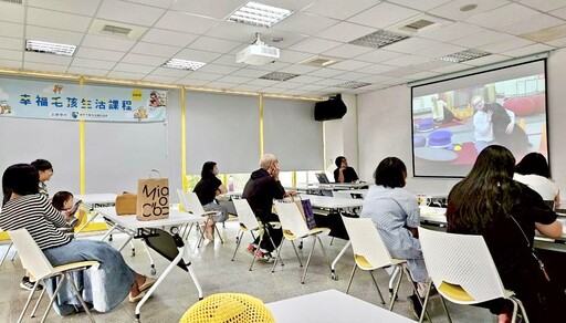 台中動保處辦「幸福毛孩生活課程」 導演賴楷璿分享電影中的動物角色