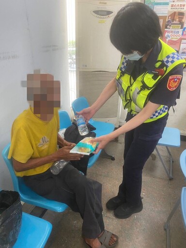 零工伯徘徊街頭 口袋僅剩10元 警鼻酸自掏腰包助溫飽