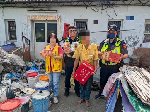 神明也按讚！烏日警攜手宮廟送物資 弱勢家庭直呼「揪甘心」