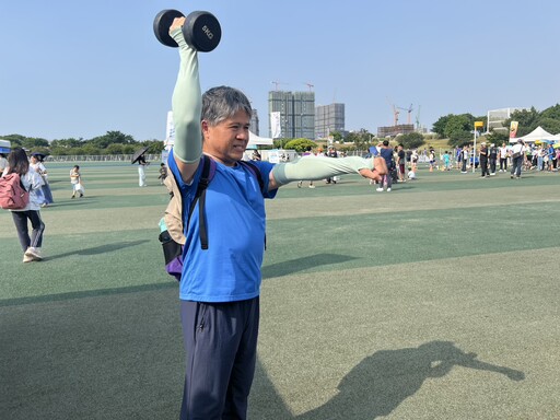 台中「國民體育日運動派對」湧2千人參與 預告12月全球極限體能鋼鐵大賽登場