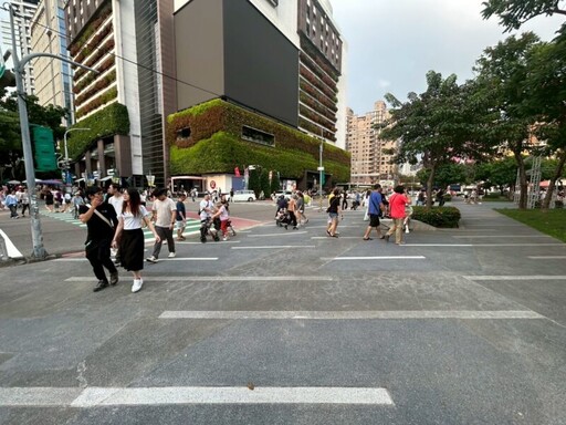 台中市民廣場煥新登場 人行動線加寬打造友善安全城市地標
