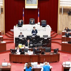 陳其邁赴議會報告115年度高雄市總預算編製情形