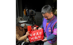 善意成光 人安照亮街頭寒士