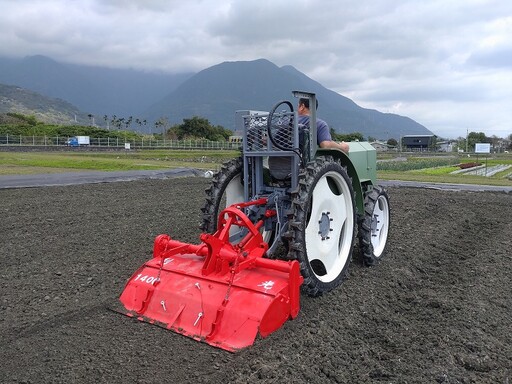 多功能電動作業車 解決農業設施農機燃油廢氣問題