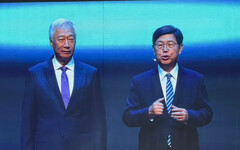 鴻海科技日登場！郭台銘現身、同框劉揚偉