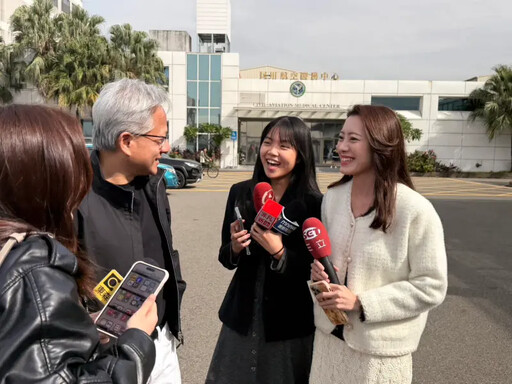 黃仁勳訪台讚台灣美食很棒！明年1月再回來