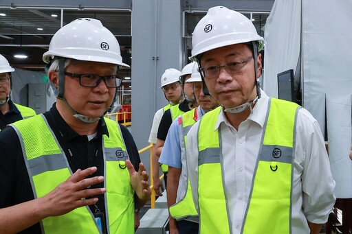 參觀全台首座跨境物流及台灣宅配轉運中心 張善政肯定台灣順豐競爭力