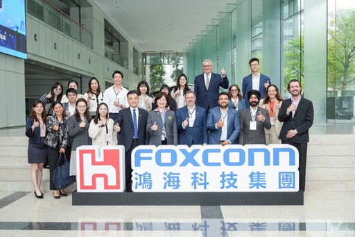 外資高層拜會總統府遞交倡議書 國際資本力挺台灣邁向2050淨零轉型