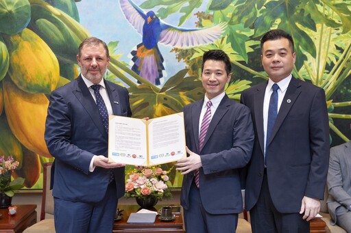 外資高層拜會總統府遞交倡議書 國際資本力挺台灣邁向2050淨零轉型