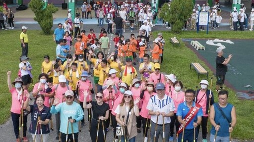 完成發電500MW里程碑 達德以竹杖健走與在地同樂