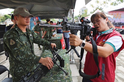 全民國防人才招募暨憲光美展開幕 展現藝文與軍事風采