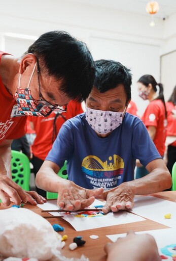 照亮社會中最陰暗的角落 中化企業前進台中服務「慢飛天使」