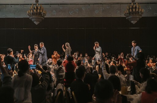 創紀錄!一家四對夫妻同日結婚!典華創辦人全家成就最動人的家族傳奇