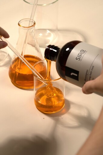 從頭開始的日常儀式:人氣髮品SIRO用科學為頭皮找回平衡與自信
