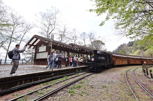 「嘉義親子鐵道之旅」暑假登場!翁章梁邀搭限定蒸汽火車 森呼吸!