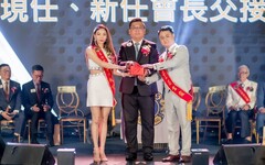 閃耀交棒 艾立卸任石牌獅子會長 打造演唱會級交接盛典