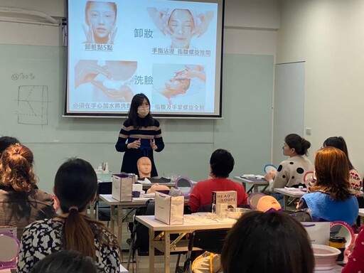 用雙手喚醒肌膚的純淨力量 讓美回歸本質