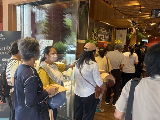 中秋吃餅也能愛地球!陳允寶泉推「現烤+低碳」雙亮點,首日爆排隊人潮!