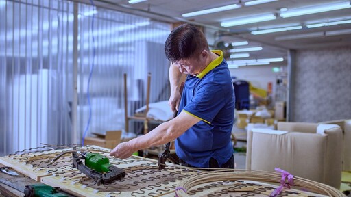 赫里亞推出「訂製沙發款式均一價」策略 尺寸與面料定價更透明