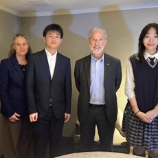 加州柏克萊大學校長理查．萊恩斯訪台 接受台灣高中生專訪 鼓勵青年勇於探索、堅持理想