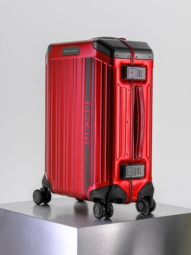 PIQUADRO x DUCATI 第二波聯名登場! 從賽道到城市釋放極速魅力 北區旗艦店盛大開幕