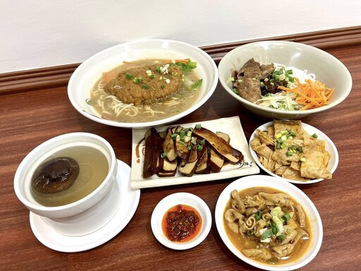 台中西屯牛肉麵必吃!手工麵條Q彈、皮蛋炸醬香濃雙主打