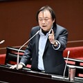 裕隆發聲明駁「扶不起的阿斗」 王世堅再嗆「罷黜百業、獨尊裕隆」：閃一邊去