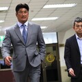 辜仲諒涉購地案一審判7年8月 宣布6/13股東會後辭中信金董事
