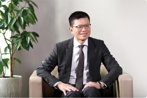 國泰高層異動!投信董座張錫退休交棒李偉正 鄧崇儀升銀行總經理