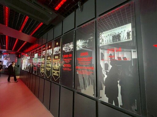 《英雄聯盟》T1 BASE CAMP 釜山現場開箱 展出 DOFGK 豐富周邊、奪冠立牌及人生四格拍貼機