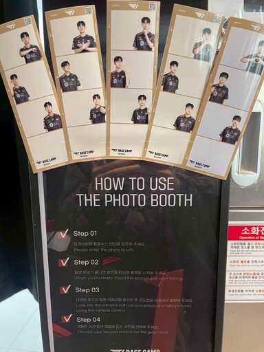 《英雄聯盟》T1 BASE CAMP 釜山現場開箱 展出 DOFGK 豐富周邊、奪冠立牌及人生四格拍貼機