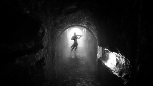 生存冒險遊戲《死亡錄影帶》12 月 10 日上市 穿越恐怖電影世界拯救手足