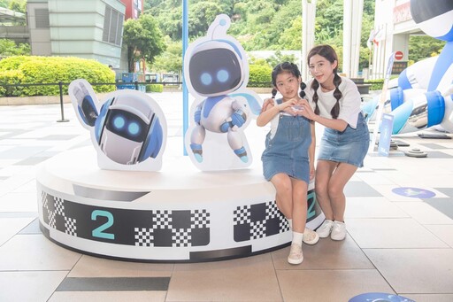 《宇宙機器人 ASTRO BOT》今日正式上市，6米高主角超萌現身慶祝活動