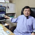 胖胖男「乳頭流汁」以為長痘子 流了1個月見血絲竟是乳癌！