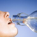 天氣高溫炎熱 每天水喝「這數字」才夠量！愛喝2飲料小心脫水