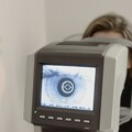 視力出問題不易察覺 眼科名醫曝「每天起床一動作」能揪病！