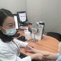 蚊蟲咬狂發癢 中年婦竟「塗蒜泥」消毒…傷口潰爛一片