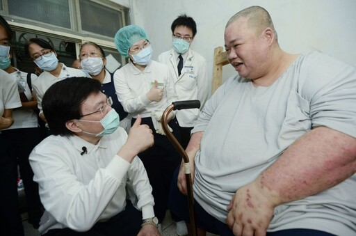 壯男靠大吃紓壓「胖到280公斤」困家中 花5年瘦成80公斤