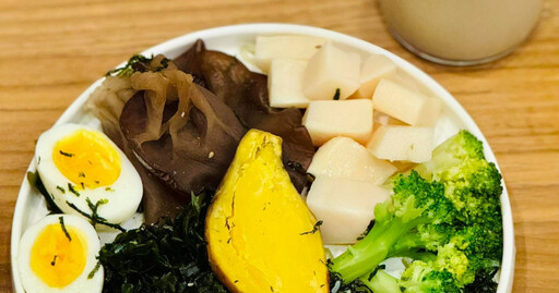 用腦過度出現腦霧 醫曝3類黑色食物是「救援餐」