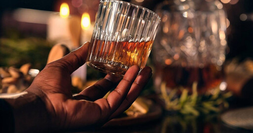 巴西研究:每週喝超過8杯酒 對大腦產生病變機率提升133%