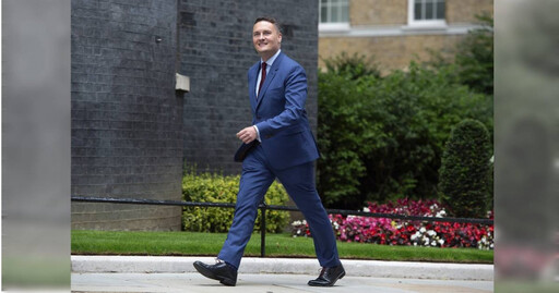 國民保健署文章「宣傳表親婚優點」急下架 英衛生大臣震怒：要道歉