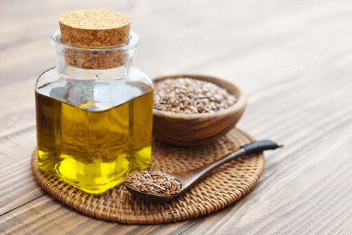 亞麻仁油(亞麻籽油)是什麼？營養師告訴你亞麻仁油功效與副作用有哪些