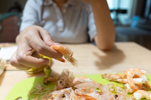 吃海鮮過敏是因為不新鮮？醫驚曝恐怖特點：恐增腎負擔 4種人還是少吃為妙